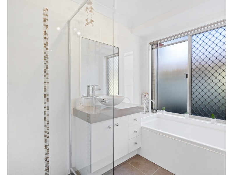 11 Balsa Street, Elanora QLD 4221