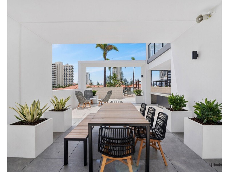 34/31 Queensland Avenue, Broadbeach QLD 4218