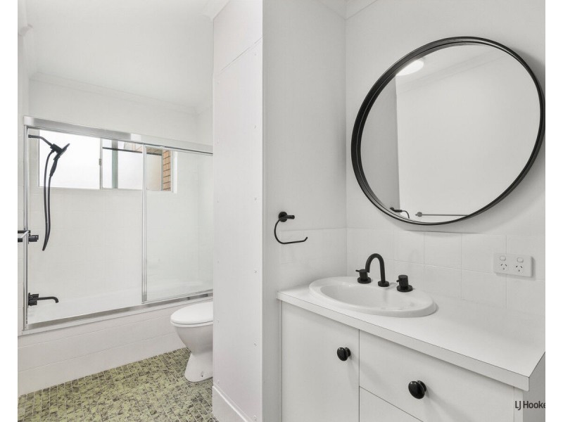 9/16 Mawarra Street, Palm Beach QLD 4221