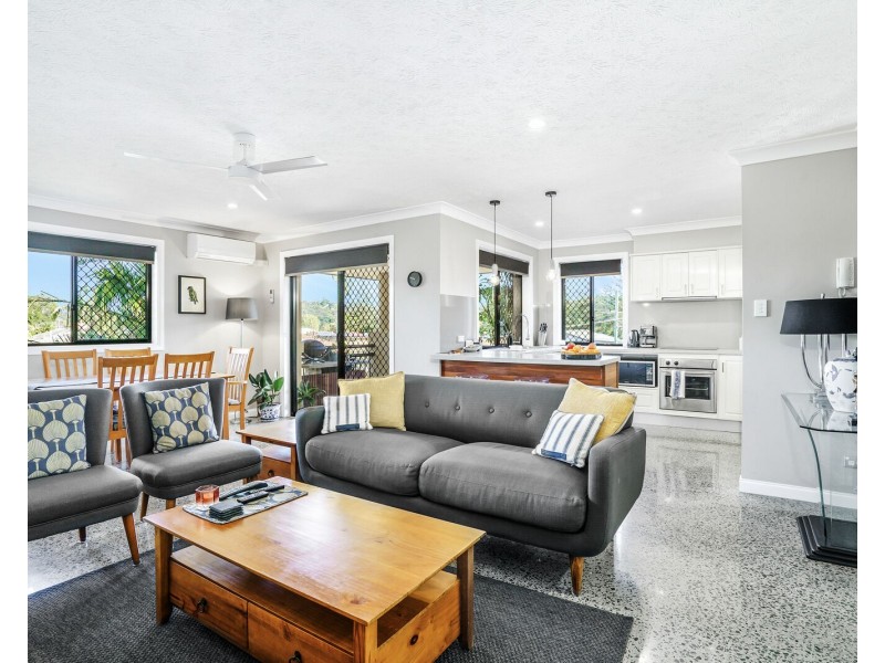 9/5 Tarni Avenue, Palm Beach QLD 4221