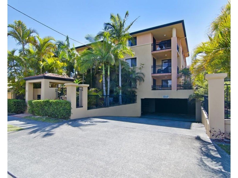 9/5 Tarni Avenue, Palm Beach QLD 4221