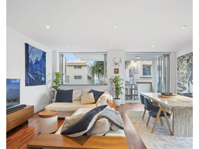 2/160 Jefferson Lane, Palm Beach QLD 4221