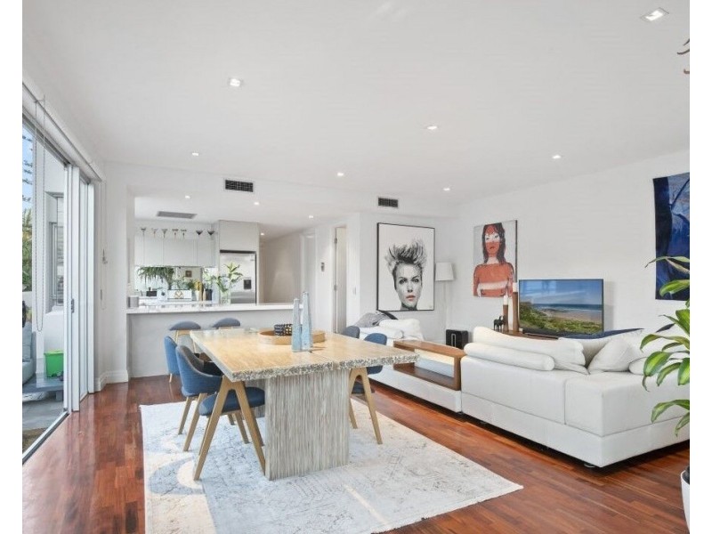 2/160 Jefferson Lane, Palm Beach QLD 4221