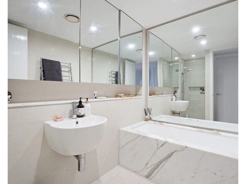 2/160 Jefferson Lane, Palm Beach QLD 4221