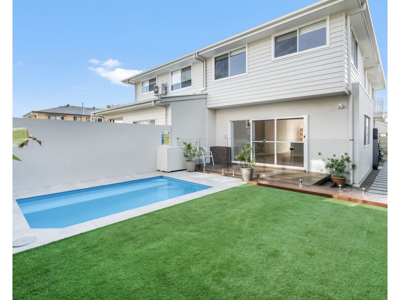 22B Walker Avenue, Palm Beach QLD 4221
