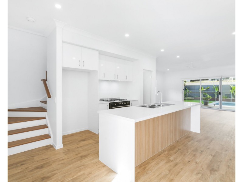 22B Walker Avenue, Palm Beach QLD 4221