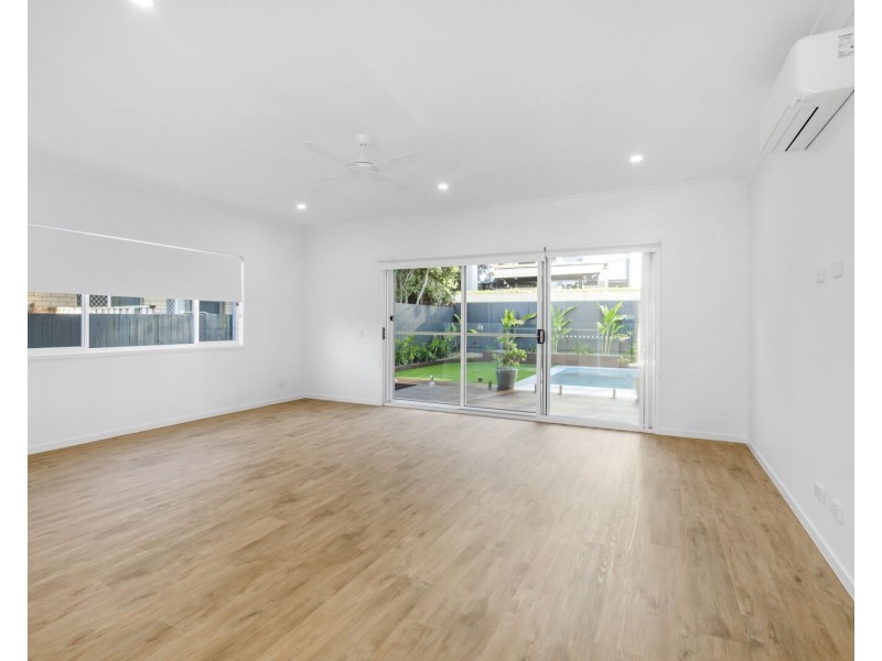22B Walker Avenue, Palm Beach QLD 4221