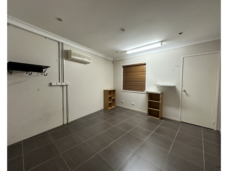 1/4 Flagstone Drive, Burleigh Heads QLD 4220