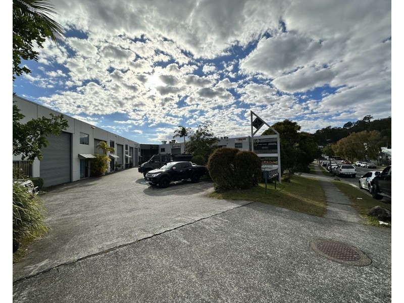 1/4 Flagstone Drive, Burleigh Heads QLD 4220