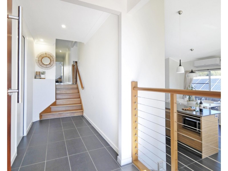 9 Barlee Court, Elanora QLD 4221