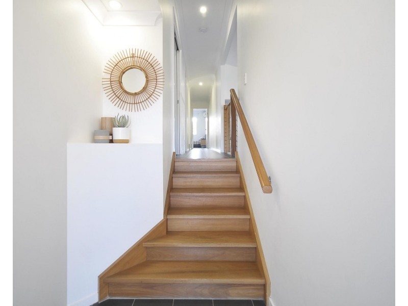 9 Barlee Court, Elanora QLD 4221