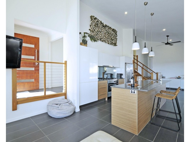 9 Barlee Court, Elanora QLD 4221