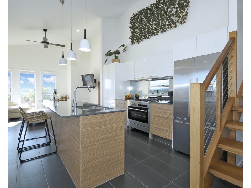 9 Barlee Court, Elanora QLD 4221