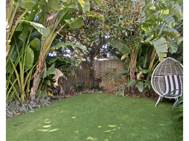 2/31 Twenty Fourth Avenue, Palm Beach QLD 4221