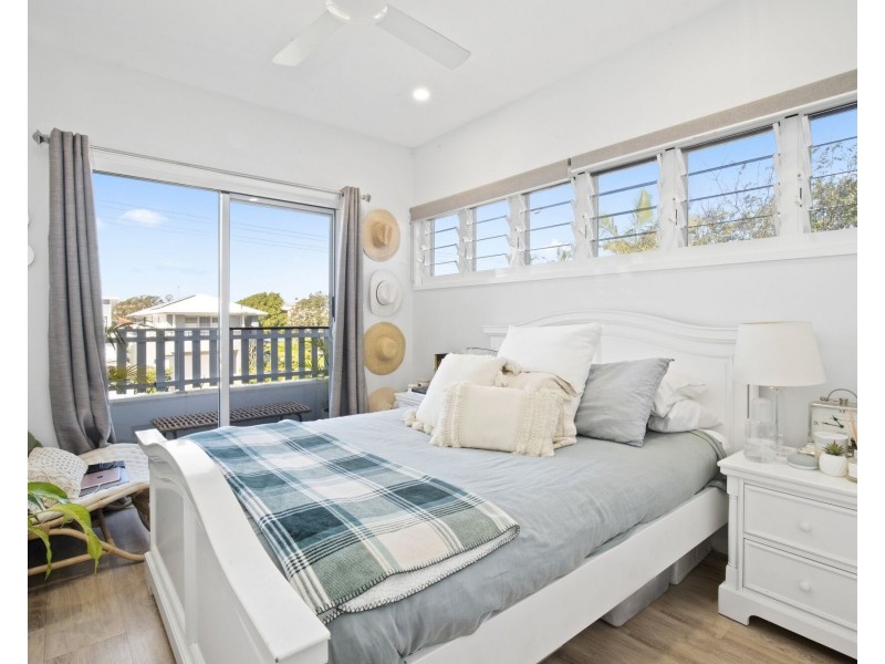 2/31 Twenty Fourth Avenue, Palm Beach QLD 4221