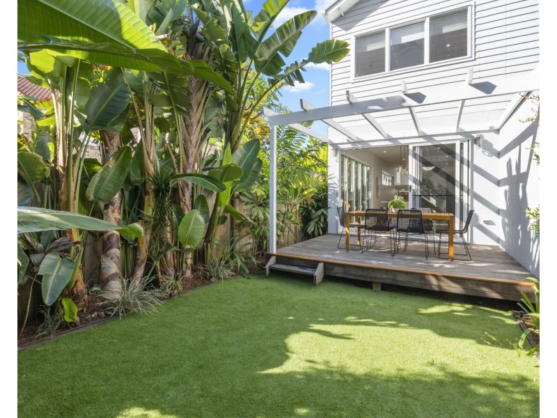 2/31 Twenty Fourth Avenue, Palm Beach QLD 4221