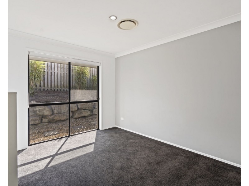 24 Whitely Circuit, Maudsland QLD 4210