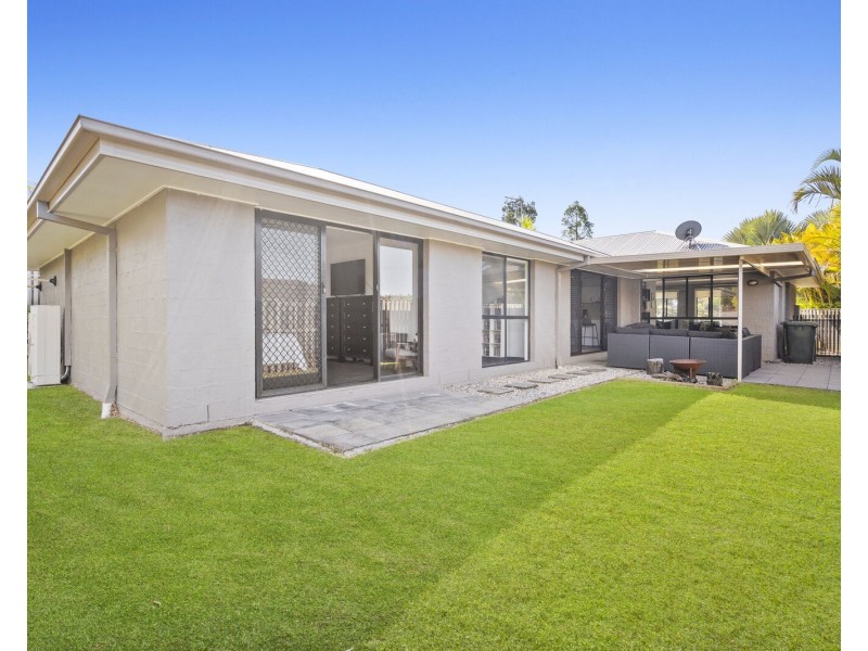24 Whitely Circuit, Maudsland QLD 4210