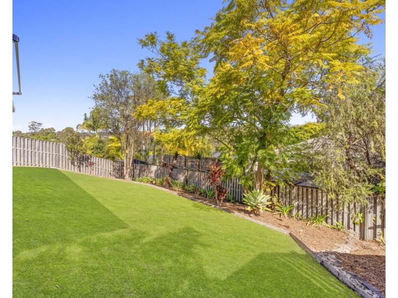 24 Whitely Circuit, Maudsland QLD 4210