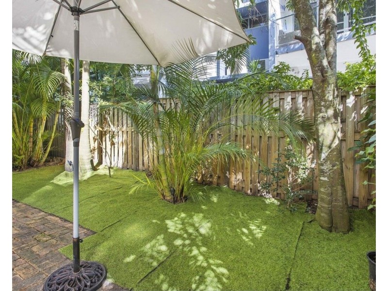 1/18 Murlong Crescent, Palm Beach QLD 4221