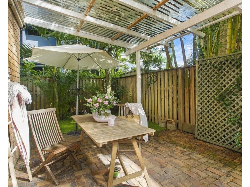 1/18 Murlong Crescent, Palm Beach QLD 4221