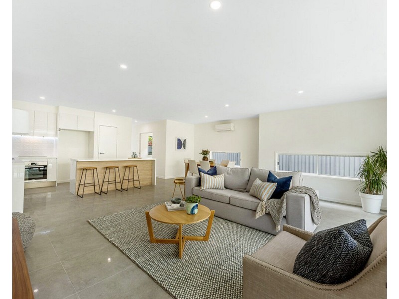2/4 Beelyu Street, Burleigh Heads QLD 4220