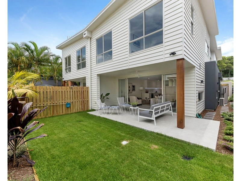 2/4 Beelyu Street, Burleigh Heads QLD 4220