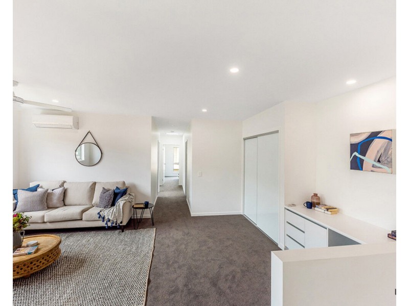 2/4 Beelyu Street, Burleigh Heads QLD 4220