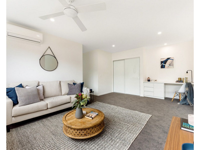 2/4 Beelyu Street, Burleigh Heads QLD 4220