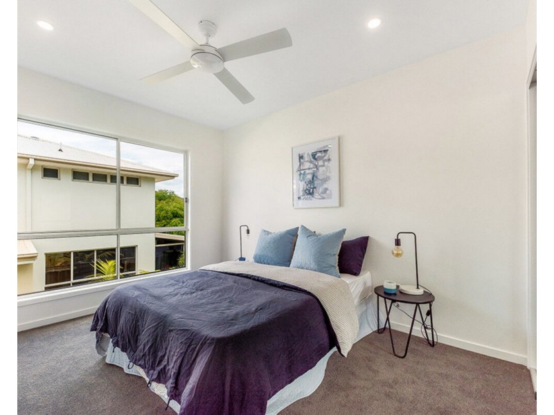 2/4 Beelyu Street, Burleigh Heads QLD 4220
