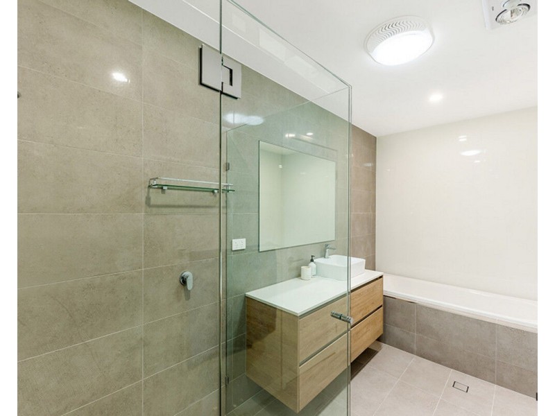 2/4 Beelyu Street, Burleigh Heads QLD 4220