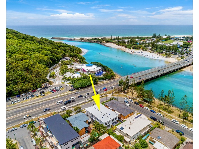 2/4 Beelyu Street, Burleigh Heads QLD 4220