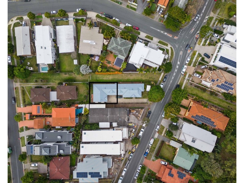2/29 Nobby Parade, Miami QLD 4220