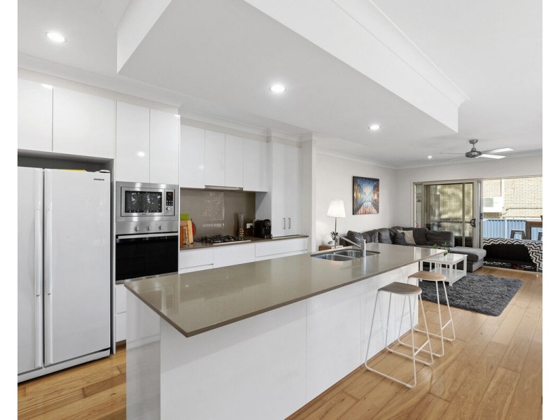 2/52 Third Avenue, Palm Beach QLD 4221