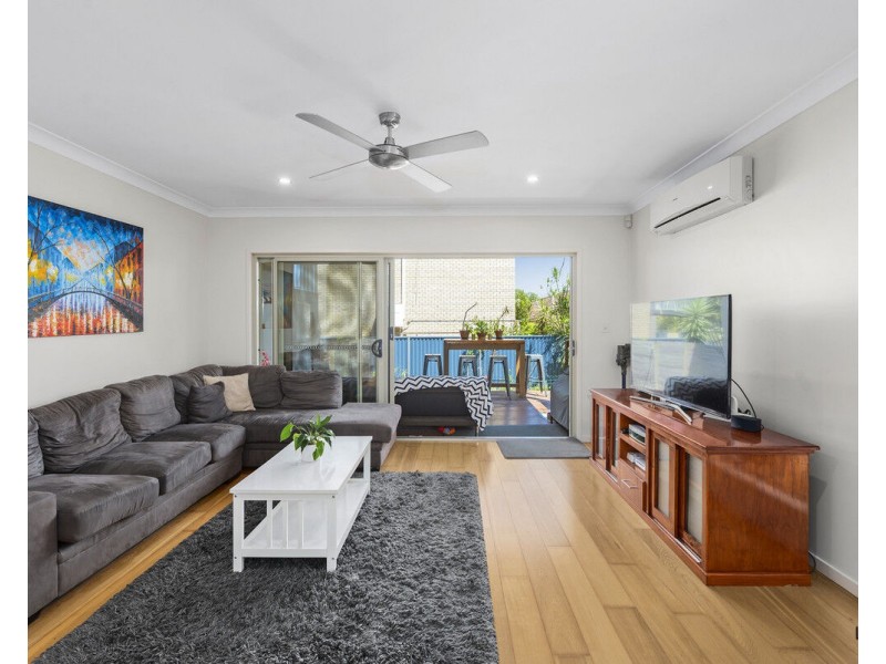 2/52 Third Avenue, Palm Beach QLD 4221