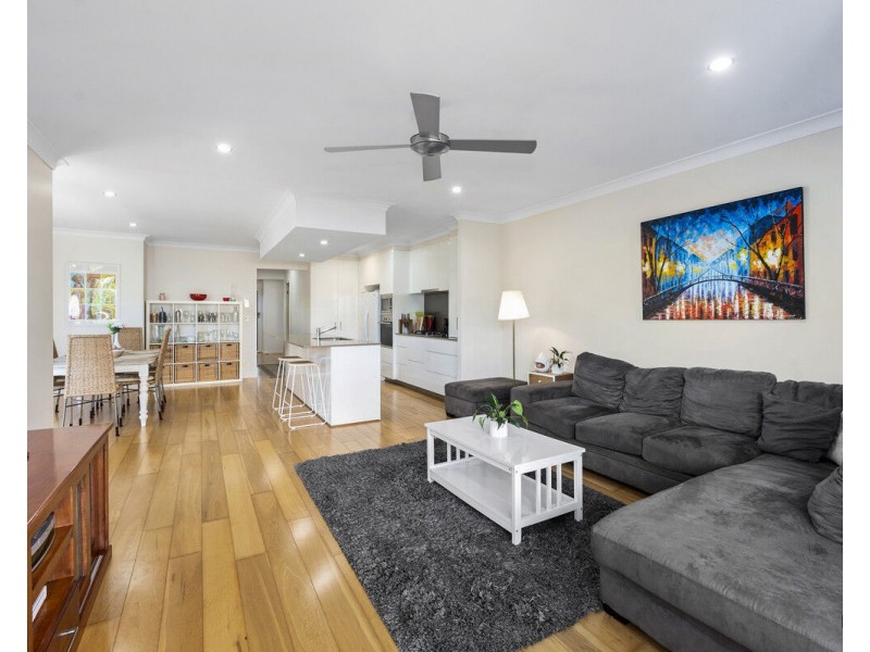 2/52 Third Avenue, Palm Beach QLD 4221