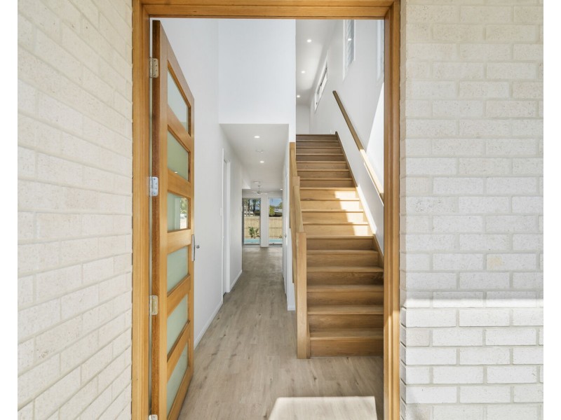 24 Fourteenth Avenue, Palm Beach QLD 4221