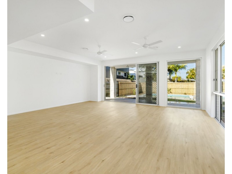 24 Fourteenth Avenue, Palm Beach QLD 4221