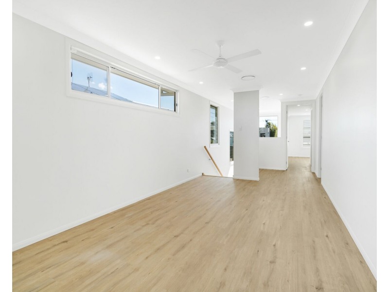 24 Fourteenth Avenue, Palm Beach QLD 4221