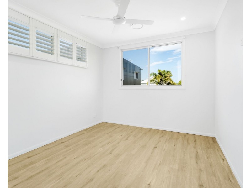 24 Fourteenth Avenue, Palm Beach QLD 4221