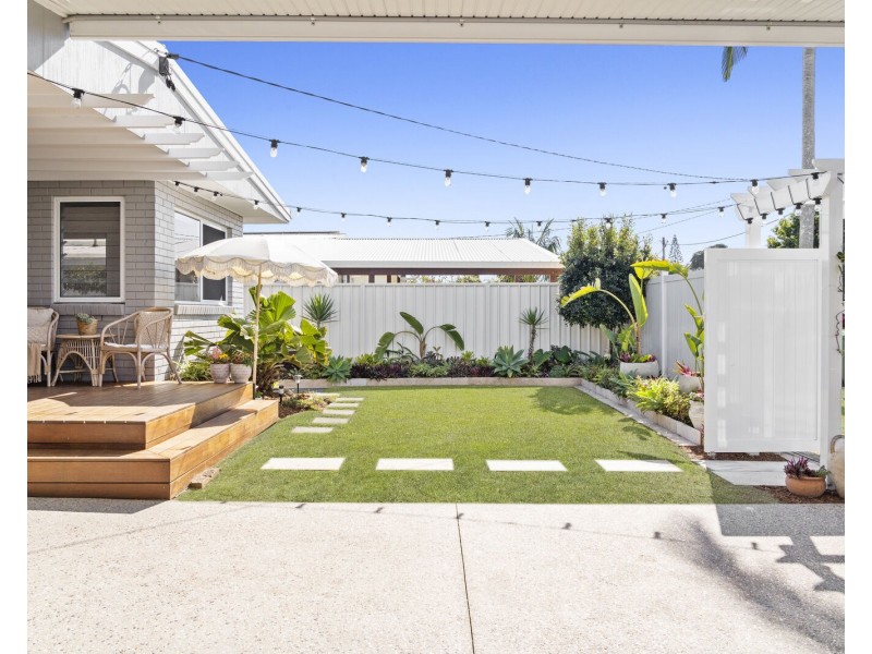 298 Adina Avenue, Bilinga QLD 4225
