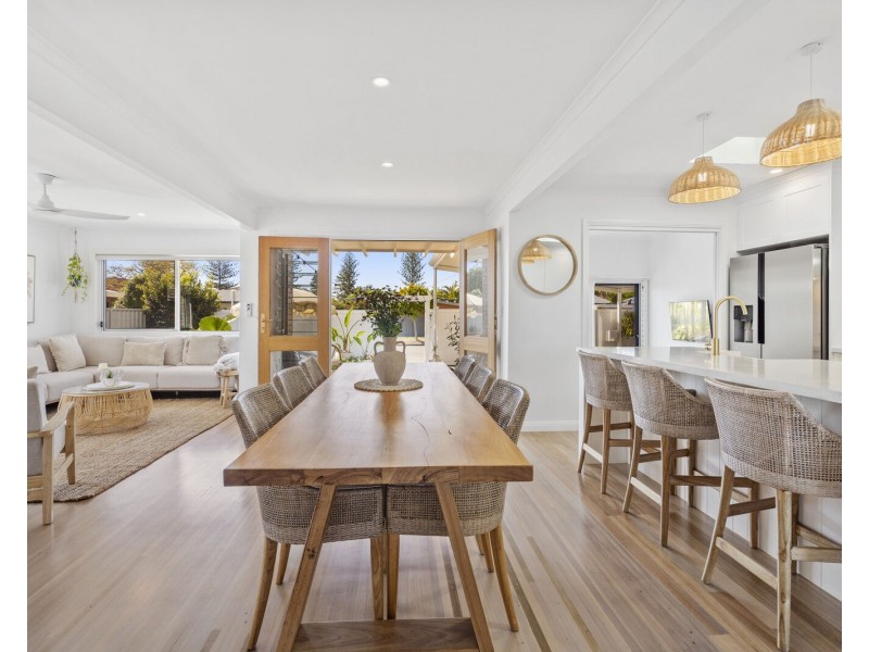 298 Adina Avenue, Bilinga QLD 4225