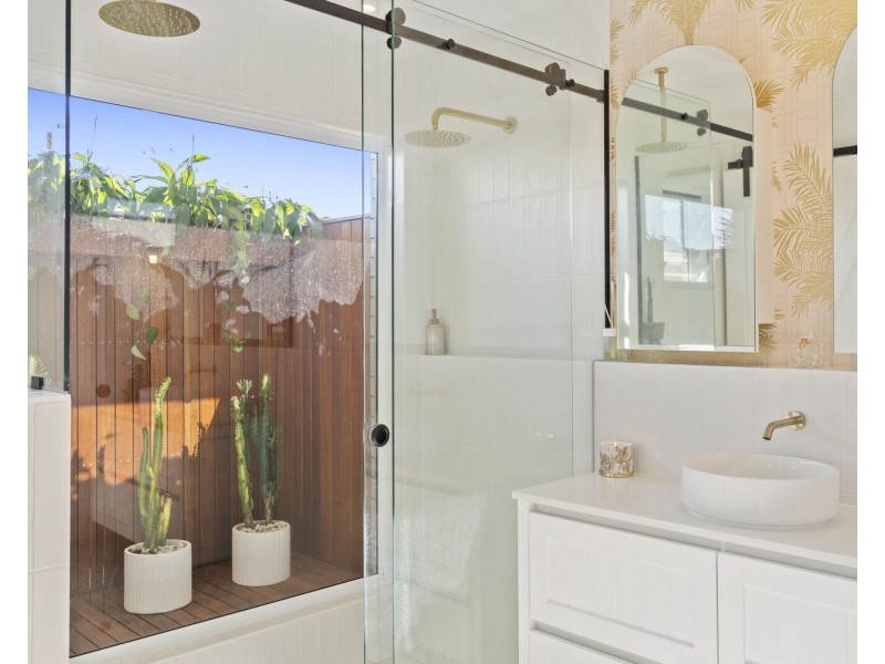 298 Adina Avenue, Bilinga QLD 4225