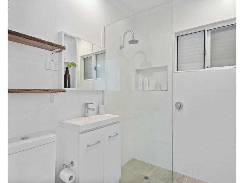 298 Adina Avenue, Bilinga QLD 4225