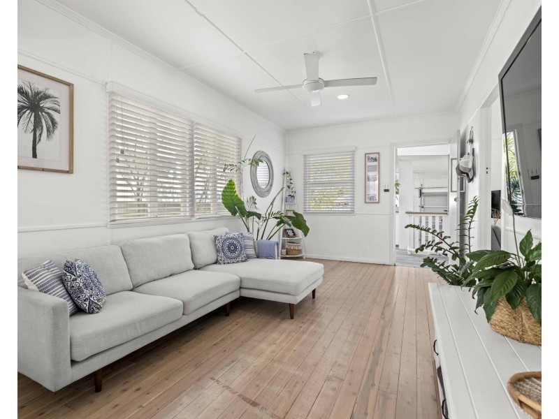 103 Sunshine Parade, Miami QLD 4220