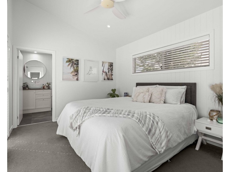 103 Sunshine Parade, Miami QLD 4220