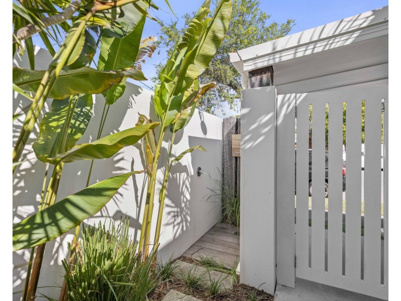 103 Sunshine Parade, Miami QLD 4220