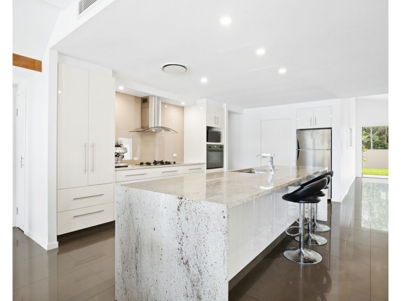 42 Bradshaw Drive, Currumbin Waters QLD 4223