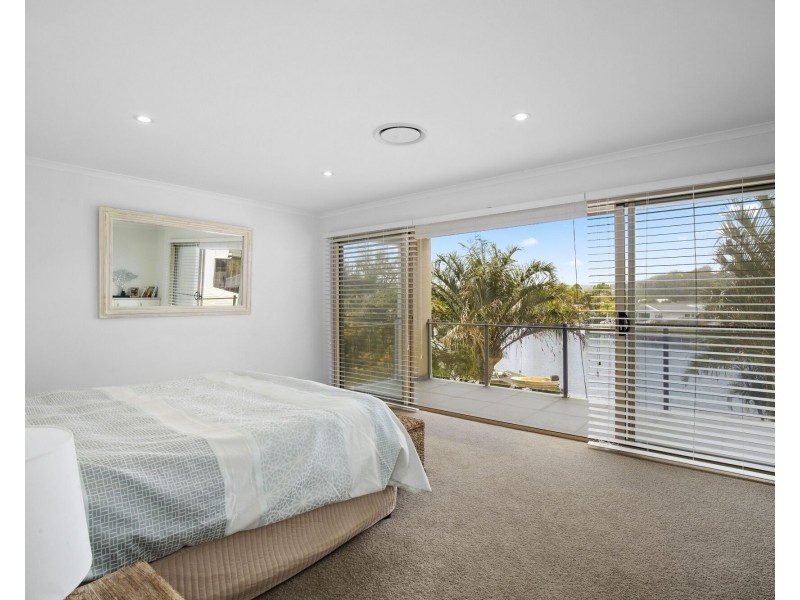 42 Bradshaw Drive, Currumbin Waters QLD 4223