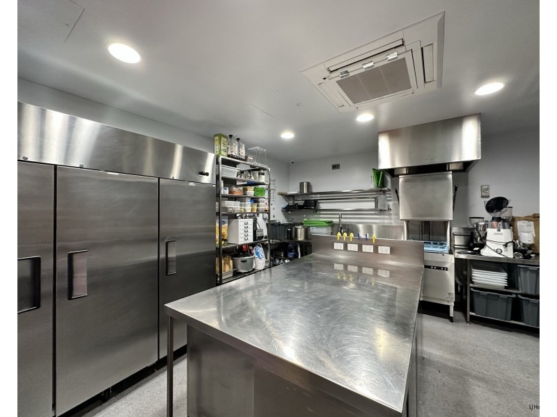 4/27-31 Currumbin Creek Road, Currumbin QLD 4223
